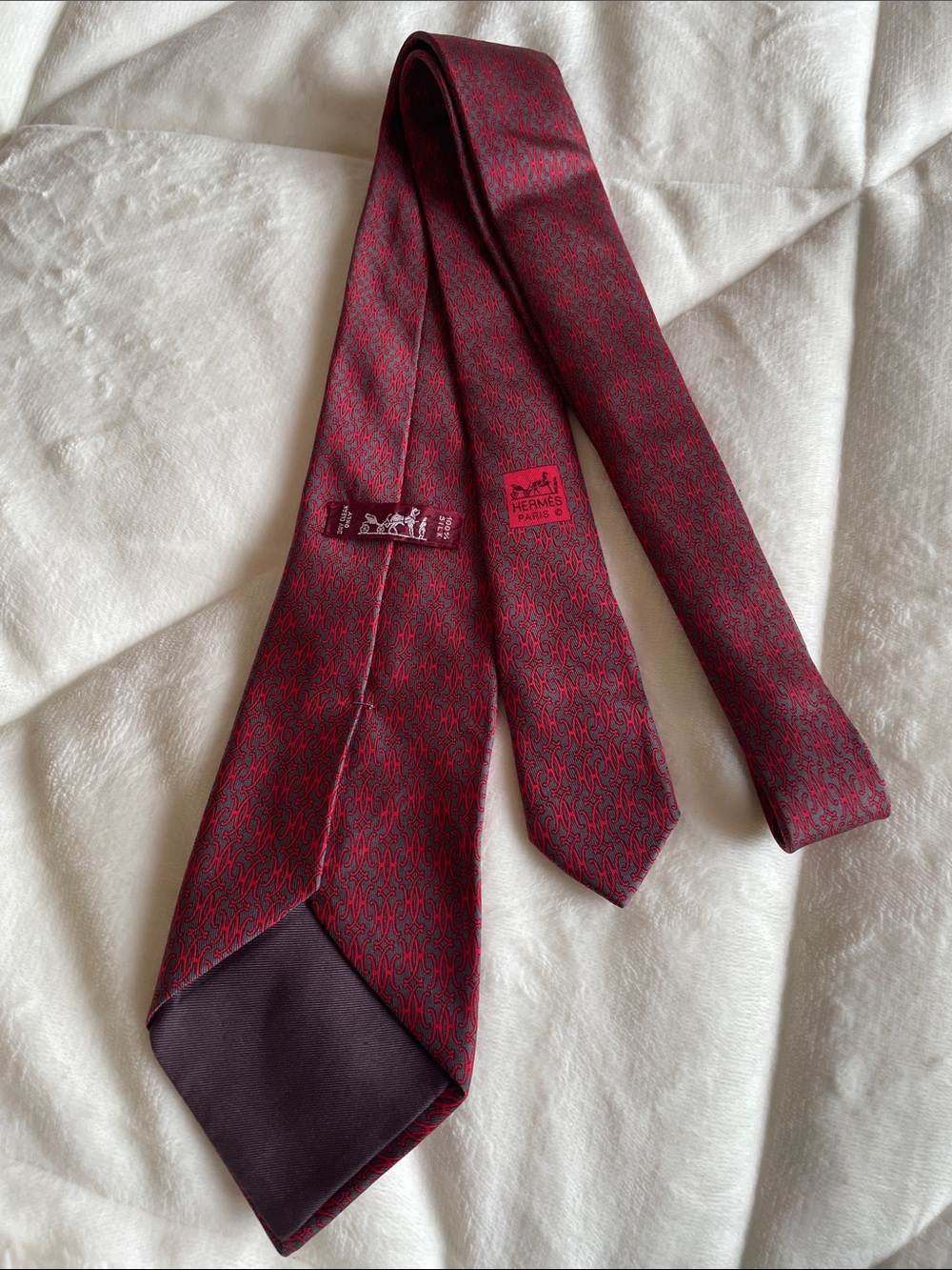 Auth.Hermes Paris France 100% Silk Red Grey H Patterned Silk Tie Rare - Picture 9 of 9